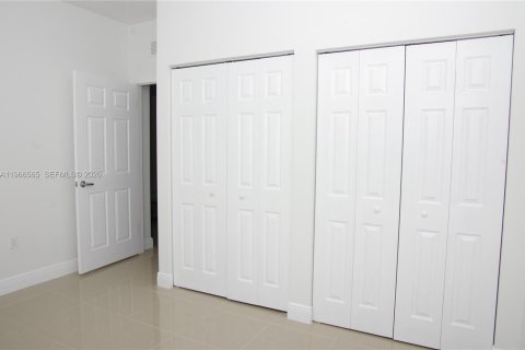 Condominio en alquiler en Homestead, Florida, 3 dormitorios, 98.48 m2 № 2028237 - foto 16