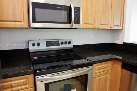 Condominio en alquiler en Homestead, Florida, 3 dormitorios, 98.48 m2 № 2028237 - foto 5