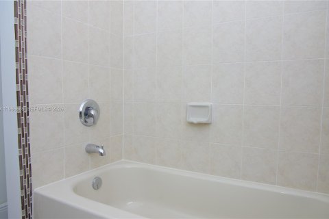 Condominio en alquiler en Homestead, Florida, 3 dormitorios, 98.48 m2 № 2028237 - foto 13