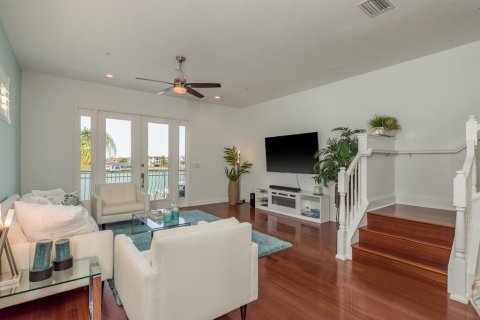 Townhouse in Clearwater, Florida 3 bedrooms, 310.29 sq.m. № 1782922 - photo 20
