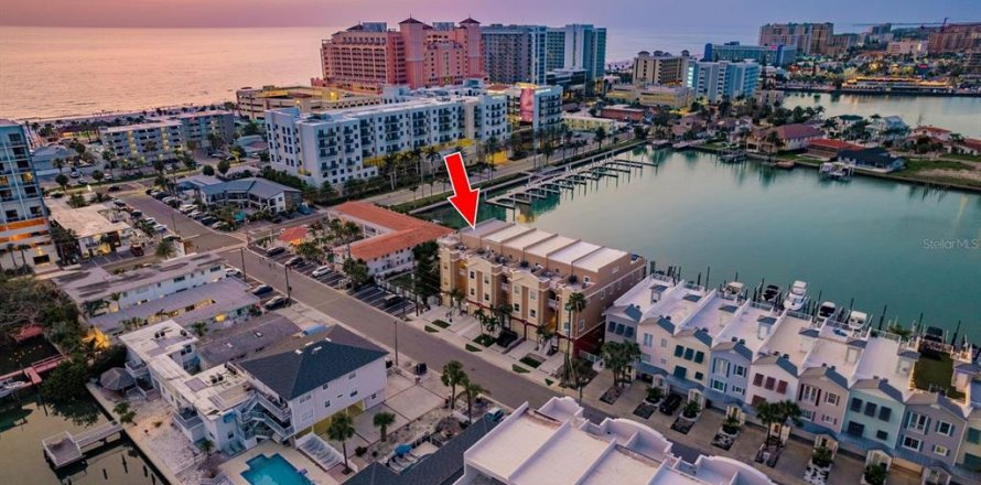 Townhouse in Clearwater, Florida 3 bedrooms, 310.29 sq.m. № 1782922
