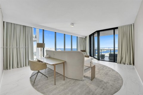 Condominio en venta en Miami, Florida, 4 dormitorios, 427.35 m2 № 2076929 - foto 10