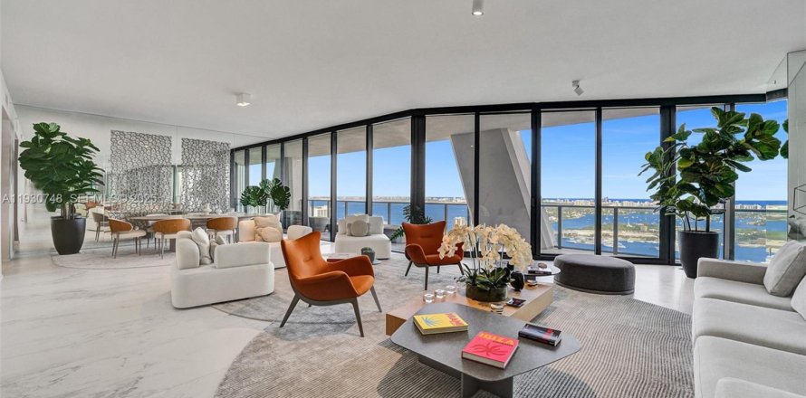 Condominio en Miami, Florida, 4 dormitorios  № 2076929