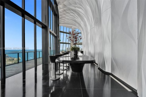 Condominio en venta en Miami, Florida, 4 dormitorios, 427.35 m2 № 2076929 - foto 30