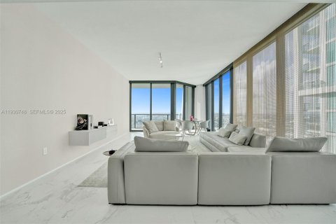 Condominio en venta en Miami, Florida, 4 dormitorios, 427.35 m2 № 2076929 - foto 9
