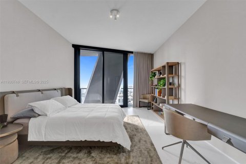 Condominio en venta en Miami, Florida, 4 dormitorios, 427.35 m2 № 2076929 - foto 17