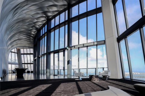 Condominio en venta en Miami, Florida, 4 dormitorios, 427.35 m2 № 2076929 - foto 24