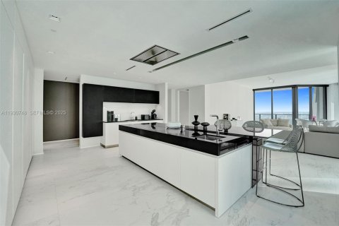 Condominio en venta en Miami, Florida, 4 dormitorios, 427.35 m2 № 2076929 - foto 8