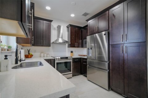 Купить таунхаус в Майами, Флорида 3 спальни, 134.89м2, № 2006728 - фото 15