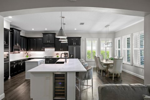 Villa ou maison à vendre à Apollo Beach, Floride: 4 chambres, 301.84 m2 № 2345466 - photo 8
