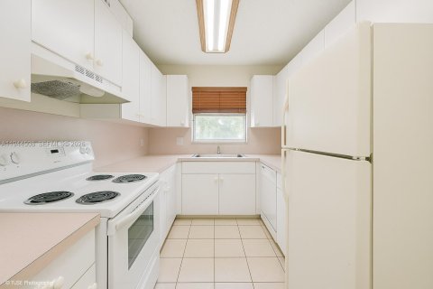 Propiedad comercial en venta en Miami, Florida, 200.67 m2 № 2001467 - foto 2