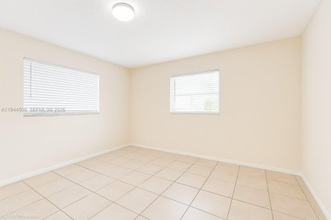 Propiedad comercial en venta en Miami, Florida, 200.67 m2 № 2001467 - foto 5