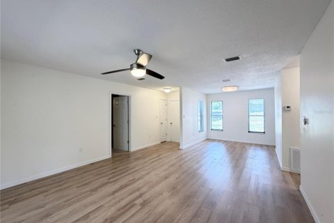 Villa ou maison à louer à Ocala, Floride: 2 chambres, 97.83 m2 № 2106920 - photo 4