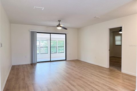 Villa ou maison à louer à Ocala, Floride: 2 chambres, 97.83 m2 № 2106920 - photo 8