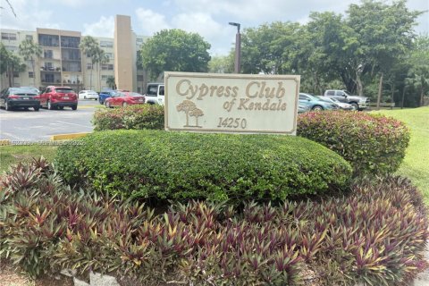 Купить кондоминиум в Майами, Флорида 2 спальни, 94.76м2, № 1982196 - фото 1