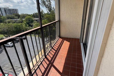 Купить кондоминиум в Майами, Флорида 2 спальни, 94.76м2, № 1982196 - фото 24