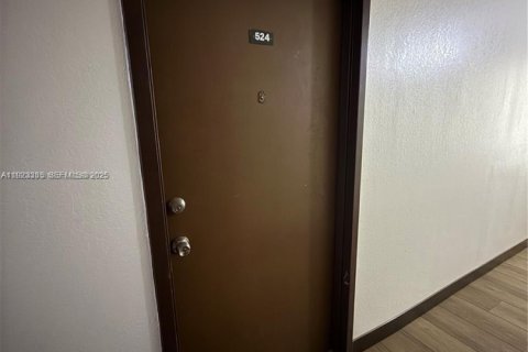 Купить кондоминиум в Майами, Флорида 2 спальни, 94.76м2, № 1982196 - фото 3