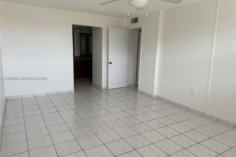 Купить кондоминиум в Майами, Флорида 2 спальни, 94.76м2, № 1982196 - фото 16