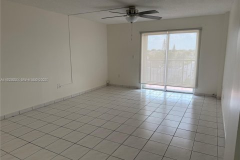 Купить кондоминиум в Майами, Флорида 2 спальни, 94.76м2, № 1982196 - фото 7