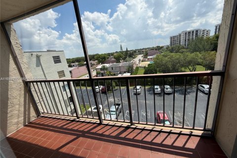 Купить кондоминиум в Майами, Флорида 2 спальни, 94.76м2, № 1982196 - фото 22