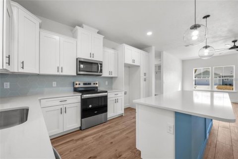 Casa en alquiler en Bronson, Florida, 3 dormitorios, 148.55 m2 № 1919300 - foto 8