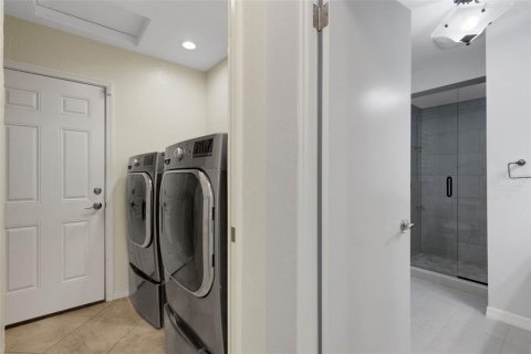 Villa ou maison à vendre à Sarasota, Floride: 3 chambres, 199.37 m2 № 1915509 - photo 25