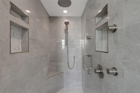 Villa ou maison à vendre à Sarasota, Floride: 3 chambres, 199.37 m2 № 1915509 - photo 21