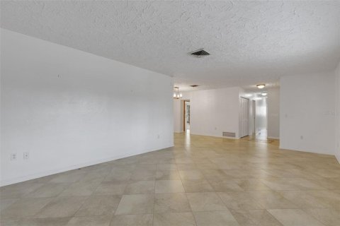 Villa ou maison à vendre à Sarasota, Floride: 3 chambres, 199.37 m2 № 1915509 - photo 15