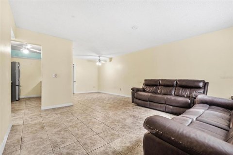 Condo in Saint Petersburg, Florida, 2 bedrooms  № 1903868 - photo 6