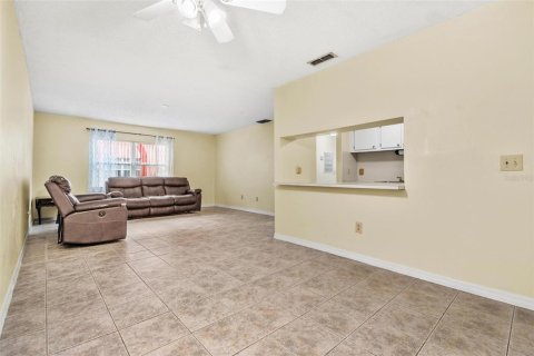 Condo in Saint Petersburg, Florida, 2 bedrooms  № 1903868 - photo 3