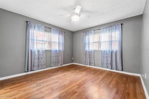 Condo in Saint Petersburg, Florida, 2 bedrooms  № 1903868 - photo 13