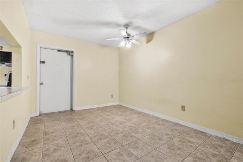 Condo in Saint Petersburg, Florida, 2 bedrooms  № 1903868 - photo 4