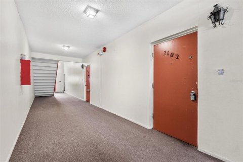 Condo in Saint Petersburg, Florida, 2 bedrooms  № 1903868 - photo 17