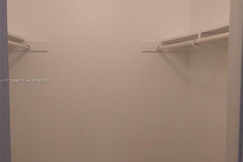 Снять в аренду кондоминиум в Лодерхилл, Флорида 2 спальни, 81.75м2, № 1978012 - фото 7