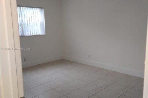 Снять в аренду кондоминиум в Лодерхилл, Флорида 2 спальни, 81.75м2, № 1978012 - фото 6