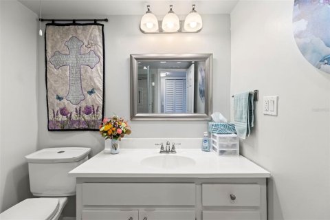 Condo in Clearwater, Florida, 2 bedrooms  № 1640652 - photo 17