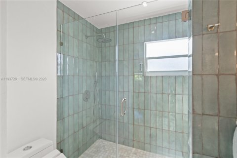 Купить виллу или дом в Халландейл-Бич, Флорида 4 спальни, 178.93м2, № 1995134 - фото 25