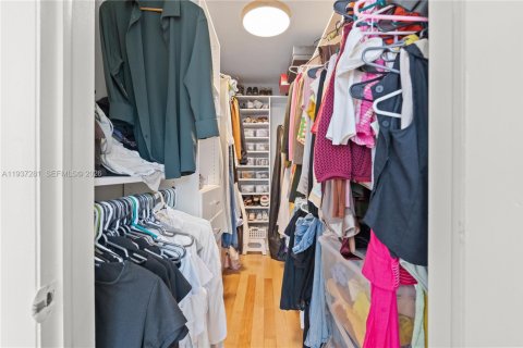 Купить виллу или дом в Халландейл-Бич, Флорида 4 спальни, 178.93м2, № 1995134 - фото 29