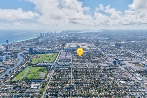 Купить виллу или дом в Халландейл-Бич, Флорида 4 спальни, 178.93м2, № 1995134 - фото 7