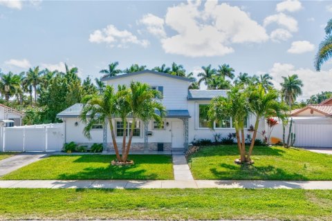Купить виллу или дом в Халландейл-Бич, Флорида 4 спальни, 178.93м2, № 1995134 - фото 3