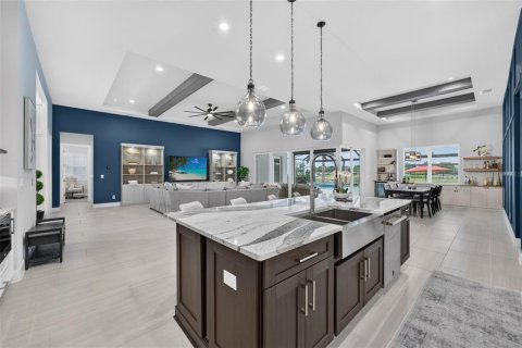 Villa ou maison à vendre à Lakewood Ranch, Floride: 4 chambres, 334.36 m2 № 2408060 - photo 17