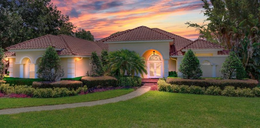 House in Odessa, Florida 5 bedrooms, 353.31 sq.m. № 1757134