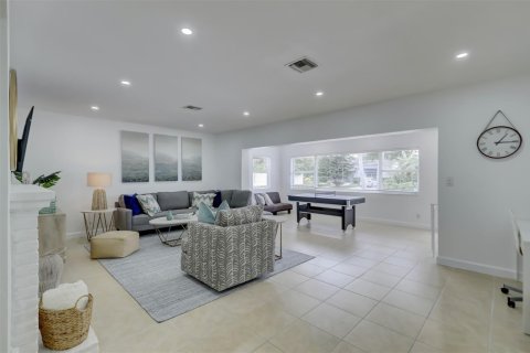 House in Fort Lauderdale, Florida 3 bedrooms, 162.95 sq.m. № 1096318