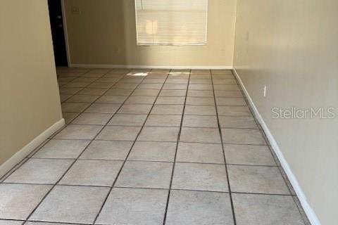 Touwnhouse à louer à Tampa, Floride: 3 chambres, 120.4 m2 № 2432616 - photo 9