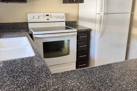 Touwnhouse à louer à Tampa, Floride: 3 chambres, 120.4 m2 № 2432616 - photo 6