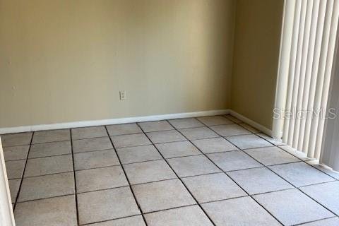 Touwnhouse à louer à Tampa, Floride: 3 chambres, 120.4 m2 № 2432616 - photo 8