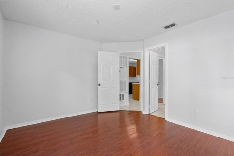 Condo in Casselberry, Florida, 3 bedrooms  № 2393850 - photo 16