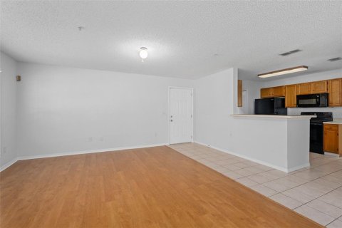 Condo in Casselberry, Florida, 3 bedrooms  № 2393850 - photo 6