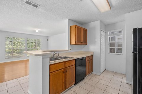 Condo in Casselberry, Florida, 3 bedrooms  № 2393850 - photo 4