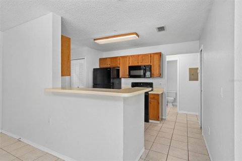 Condo in Casselberry, Florida, 3 bedrooms  № 2393850 - photo 3